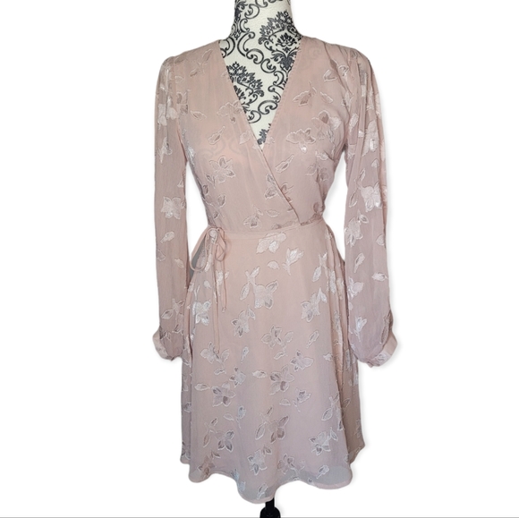ASTR The Label Champagne Rose wrap mini dress size small - Picture 2 of 16
